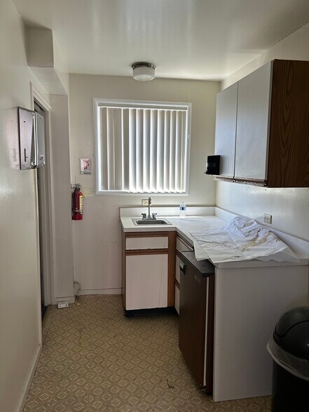 More Photos Of 3801-3805 Broadway, Oakland Office For Lease
