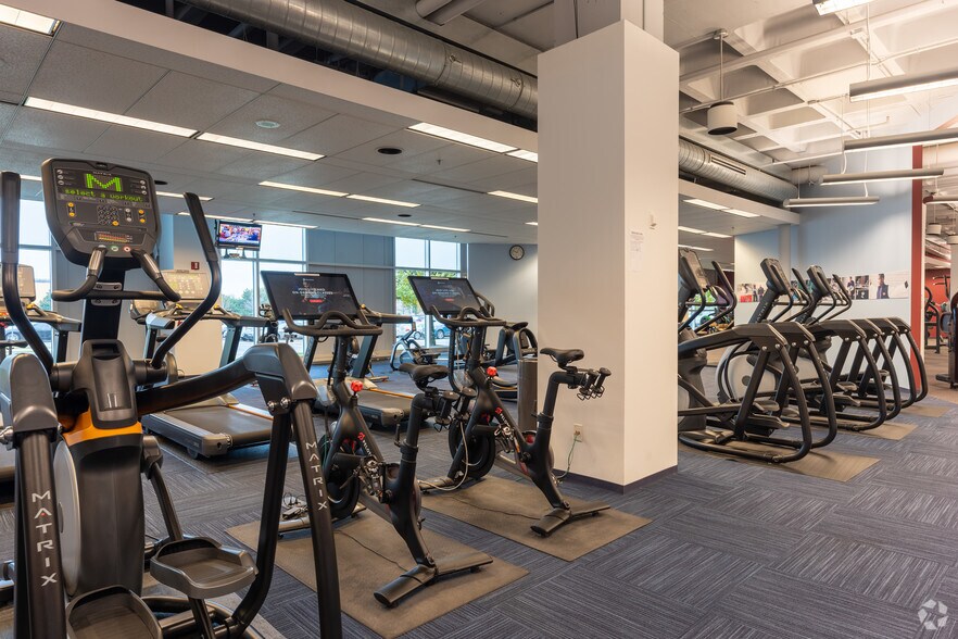 More Photos Of 3800 Golf Rd, Rolling Meadows Office For Lease