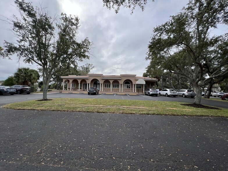 Primary Photo Of 540-550 Bay Isles Rd, Longboat Key Medical For Sale