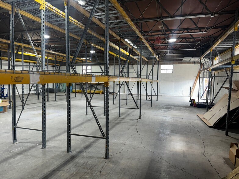 More Photos Of 8600 Chancellor Row, Dallas Warehouse For Lease