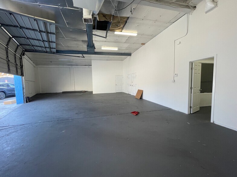 More Photos Of 1640-1644 S La Cienega Blvd, Los Angeles Storefront For Lease