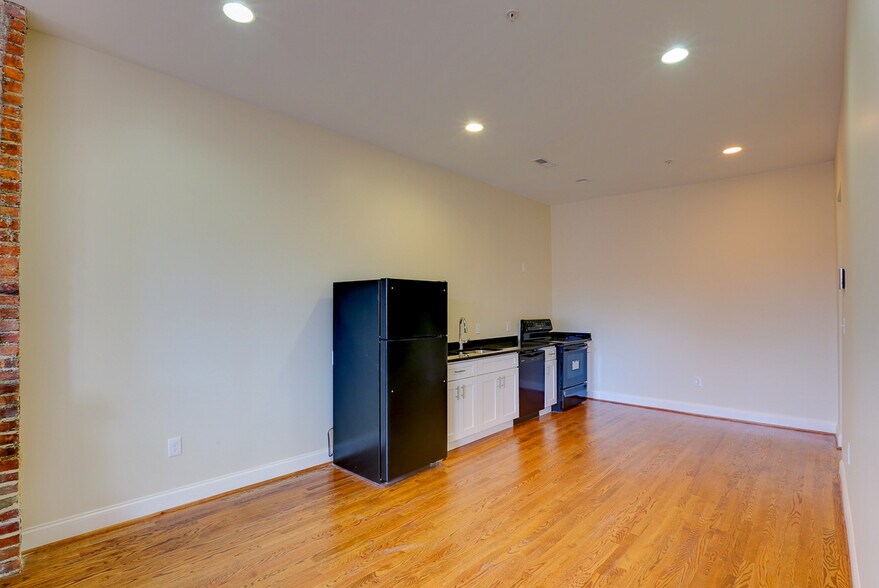 More Photos Of 2116-2118 Saint Paul St, Baltimore Apartments For Sale