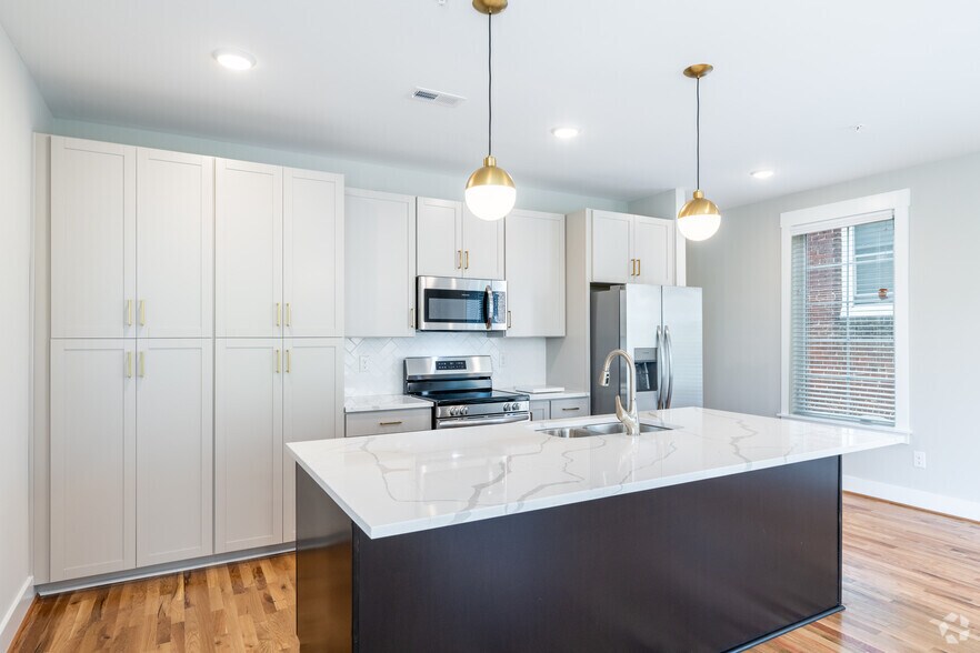 More Photos Of 1421 Bainbridge St, Richmond Apartments For Sale
