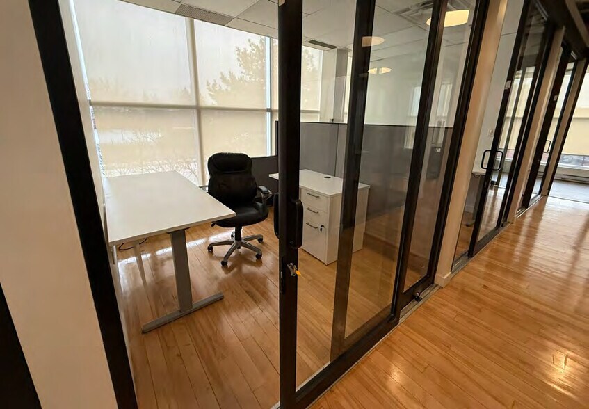 More Photos Of 21-23 Kodiak Cres, Toronto Warehouse For Lease