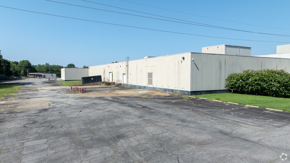 More Photos Of 1035 Mecklenburg Hwy, Mooresville Manufacturing For Sale