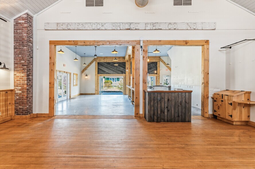 More Photos Of 13 Fort Hill Rd, Groton Storefront Retail Residential For Sale