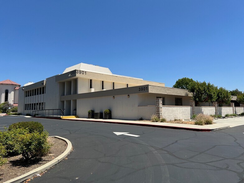 More Photos Of 3901 Las Posas Rd, Camarillo Medical For Lease