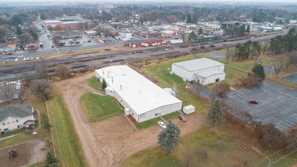 More Photos Of 106 Dunn Ave N, Hinckley Industrial For Lease