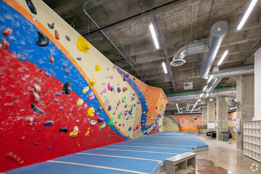 More Photos Of 715 Peachtree St NE, Atlanta Office For Lease