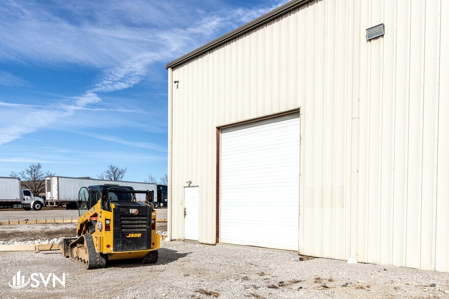 More Photos Of 100 Seventy Six Blvd, Berea Warehouse For Lease