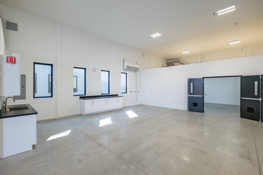 More Photos Of 2987 Ferry St SW, Albany Light Manufacturing For Lease