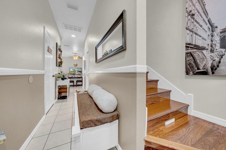 More Photos Of 5001 Beechcraft Way, Seffner Apartments For Sale