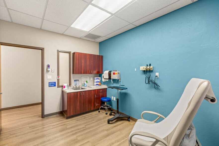 More Photos Of 2601 N Tenaya Way, Las Vegas Office For Sale
