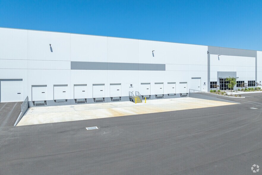 More Photos Of 3100 Ramco St, West Sacramento Distribution For Lease