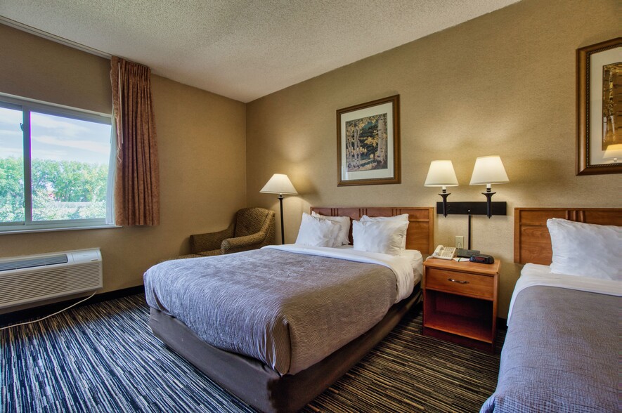 More Photos Of 7860 6th St, Wellington Hotel For Sale