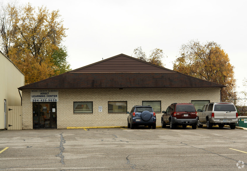 Primary Photo Of 400 Lakeview Ct, Parkersburg Unknown For Lease