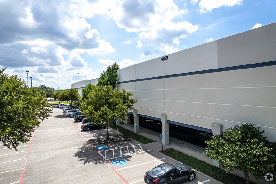 More Photos Of 4155 Patriot Dr, Grapevine Warehouse For Lease
