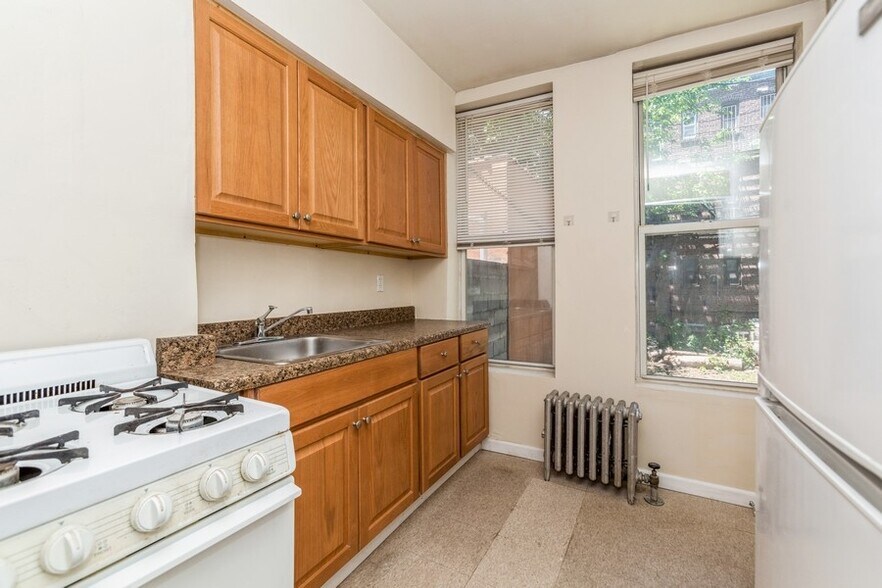More Photos Of 4132 53rd St, Woodside Apartments For Sale