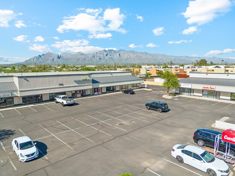 More Photos Of 680-720 W Prince Rd, Tucson Unknown For Lease