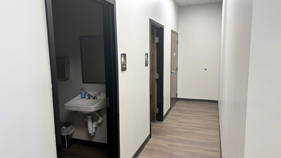 More Photos Of 1451-1487 W South St, Ozark General Retail For Lease