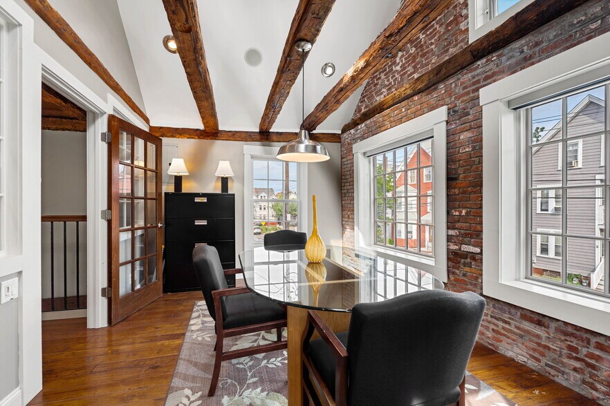 More Photos Of 8 Essex St, Salem Office For Sale