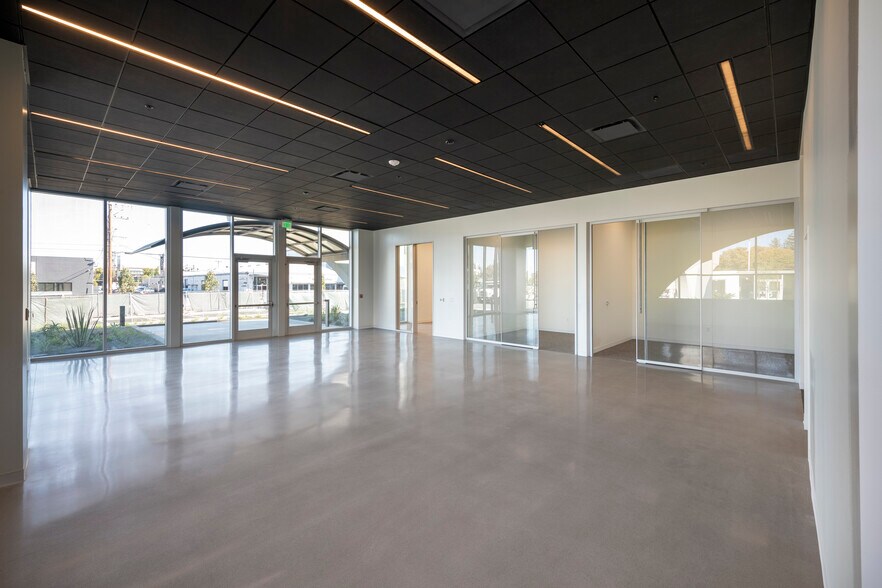 More Photos Of 150 Industrial Rd, San Carlos Flex For Sale