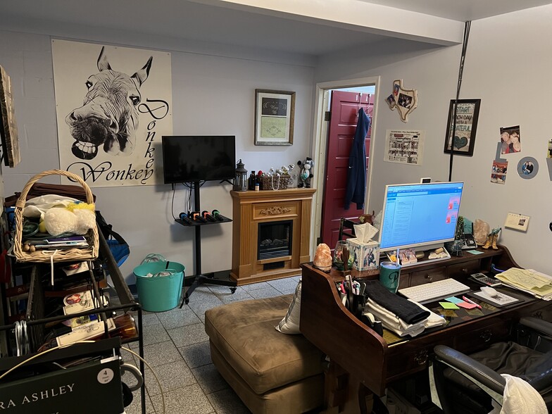 More Photos Of 503-505 S Main St, Calvert Restaurant For Sale