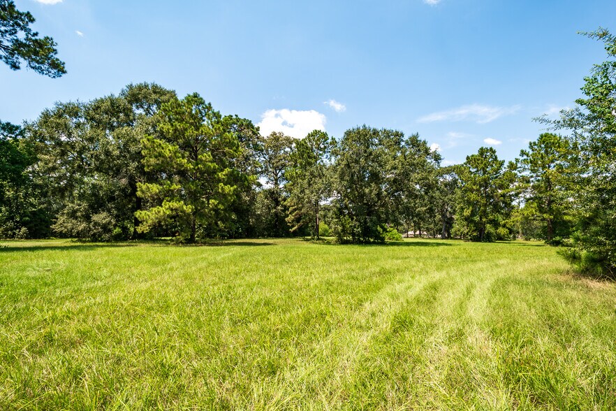 More Photos Of 16410 FM 1485 Rd, Conroe Veterinarian Kennel For Sale