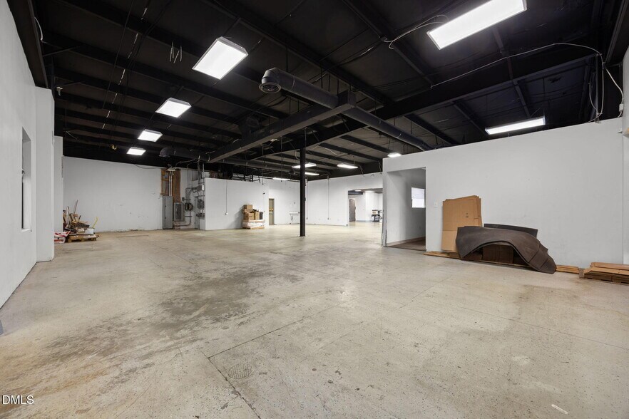 More Photos Of 1665 N Market Dr, Raleigh Light Manufacturing For Lease