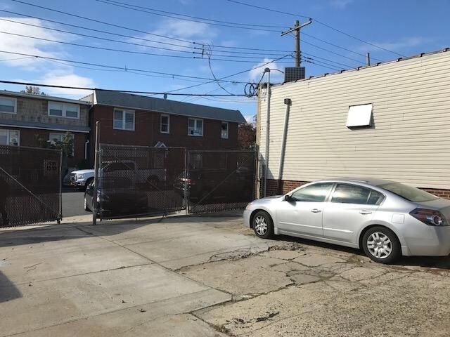 More Photos Of 3200 Schley Ave, Bronx Convenience Store For Sale