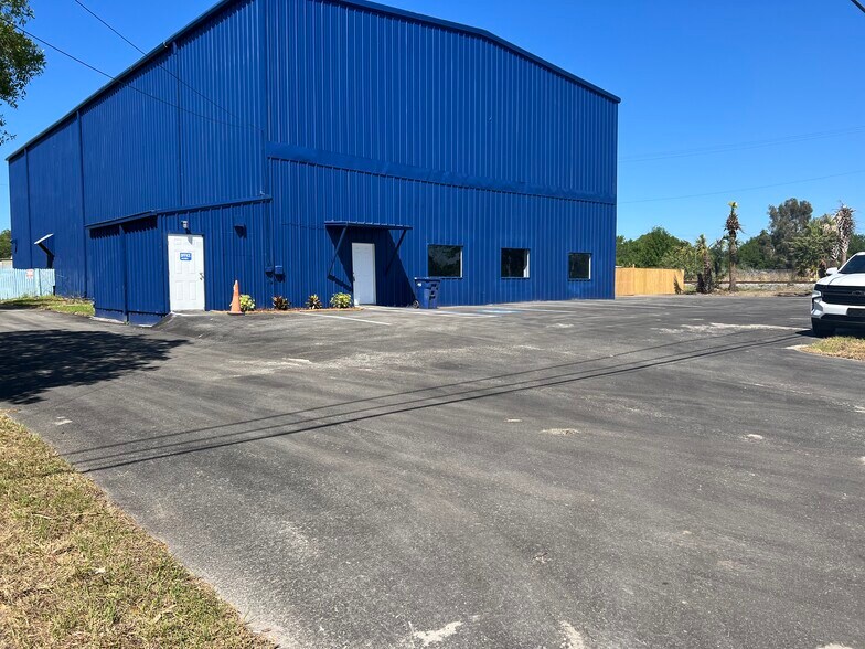 More Photos Of 2102 Orient Rd, Tampa Warehouse For Sale