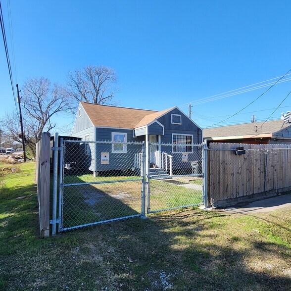 More Photos Of 6416 Wallisville Rd, Houston Restaurant For Lease