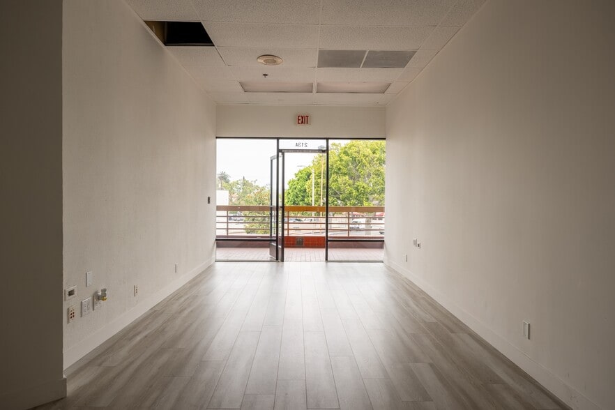 More Photos Of 8950 W Olympic Blvd, Beverly Hills Storefront Retail Office For Sale