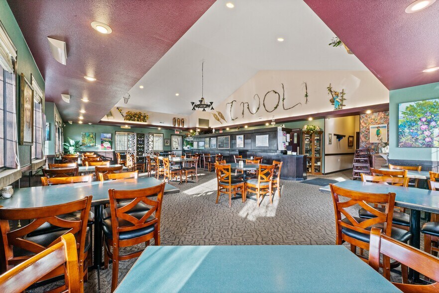 More Photos Of 1916 10th Av, Spruce View Restaurant For Sale