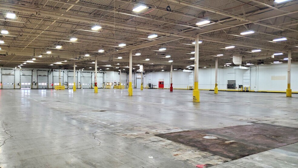More Photos Of 4500 Groves Rd, Columbus Warehouse For Lease