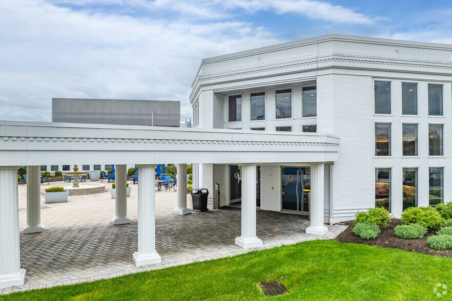 More Photos Of 4041 Ogletown Rd, Newark Office For Sale