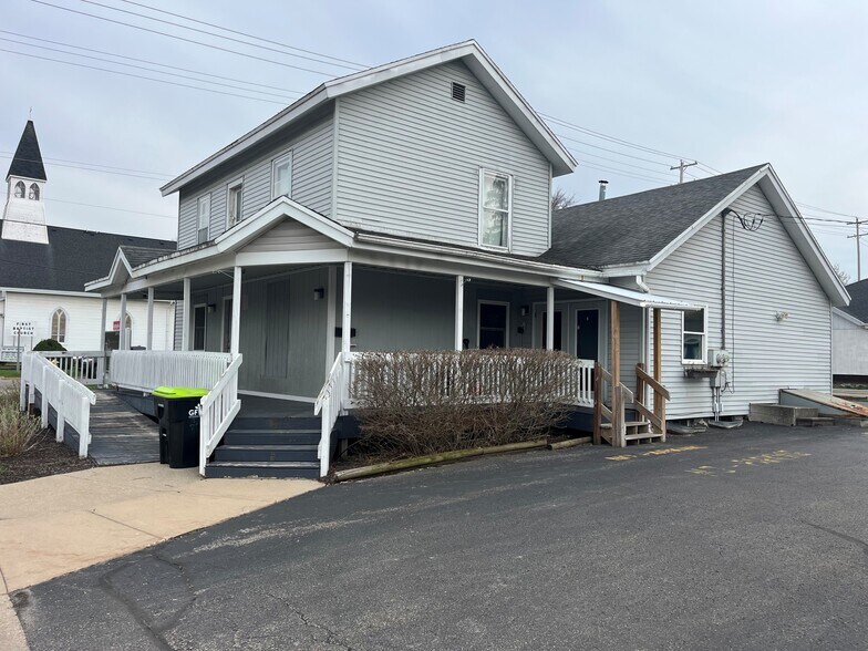 More Photos Of 200 W Washington St, Greenville Office For Sale