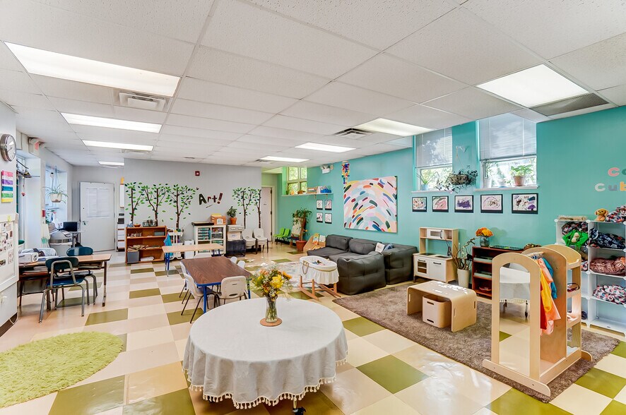 More Photos Of 800 Livermore St, Yellow Springs Research And Development For Sale