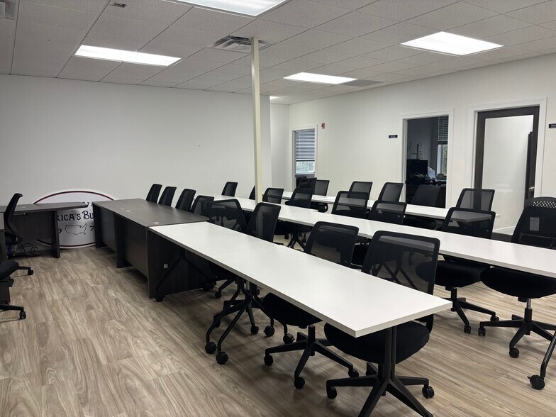 More Photos Of 3606 Maclay Blvd S, Tallahassee Medical For Lease