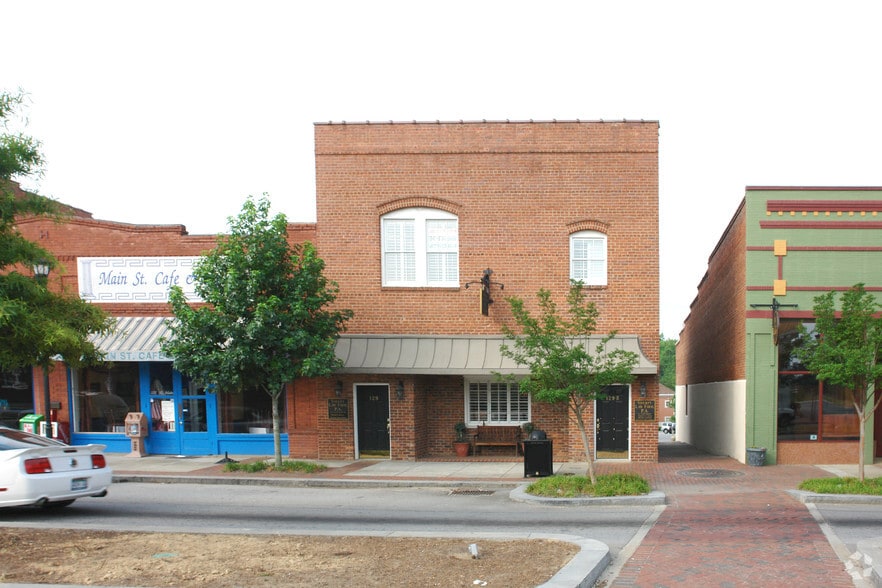 Primary Photo Of 129 E Main St, Lexington Office For Lease