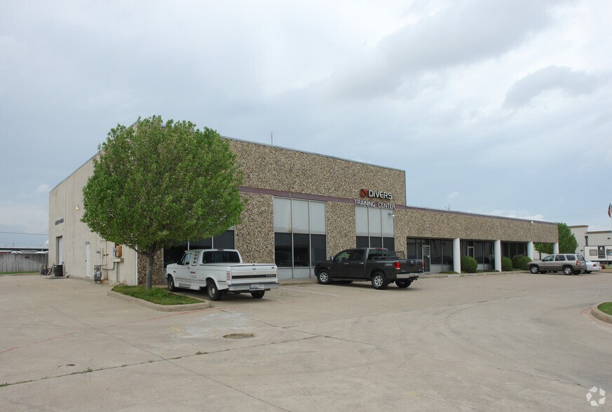 More Photos Of 1108 Dobie Dr, Plano Flex For Lease