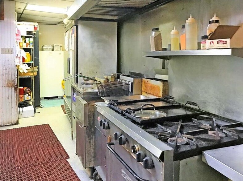 More Photos Of 1701 Hamilton St, New Castle Storefront Retail Residential For Sale