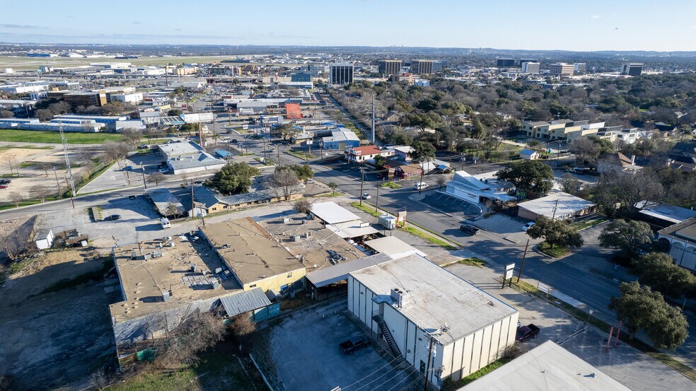 More Photos Of 8123 Broadway St, San Antonio Freestanding For Sale