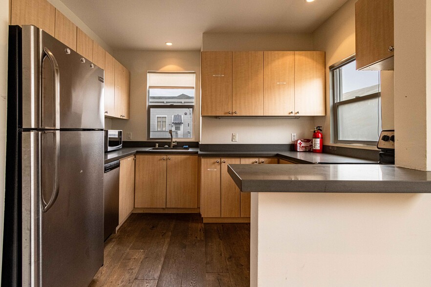 More Photos Of 1932-1938 Union St, San Francisco Storefront Retail Office For Lease