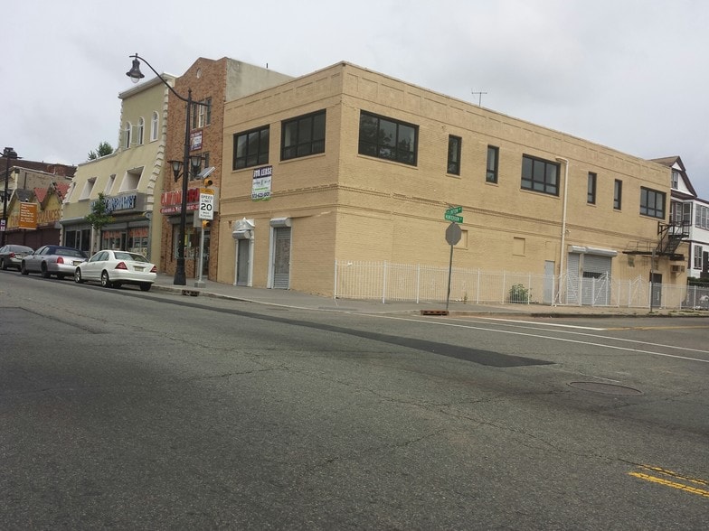More Photos Of 471 Clinton Ave, Newark Storefront Retail Office For Lease