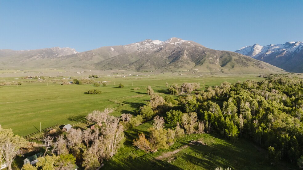 More Photos Of 925 Lamoille Hwy, Lamoille Hotel For Sale