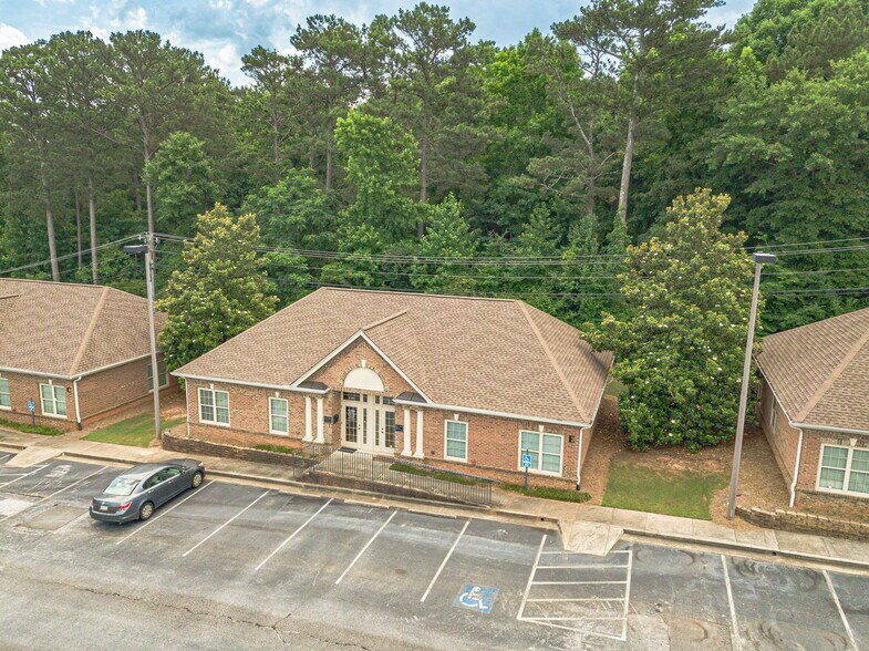 More Photos Of 155 Bankers Blvd, Monroe Business Park For Sale