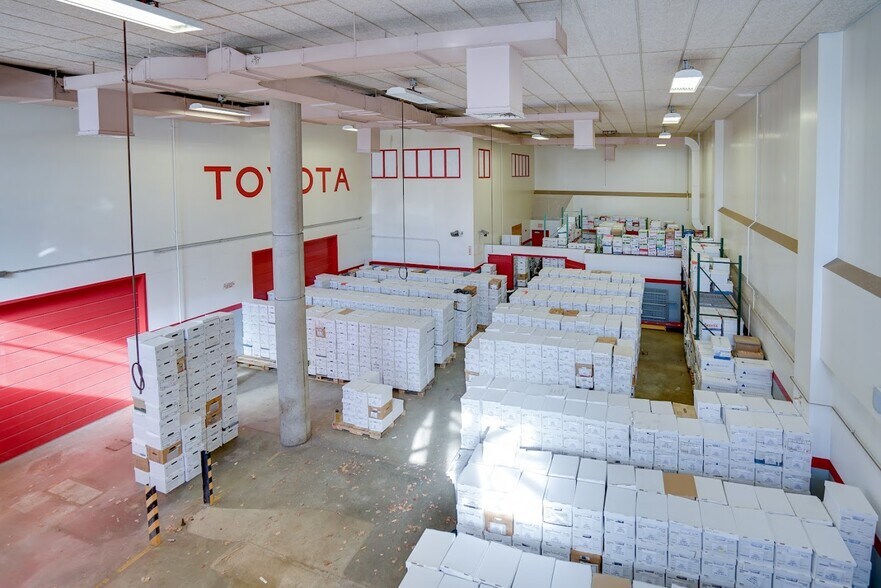 More Photos Of 275 Portsmouth Ave, Stratham Light Manufacturing For Sale