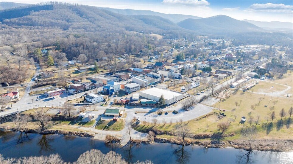 More Photos Of 630 Lowe St, Buchanan Restaurant For Sale