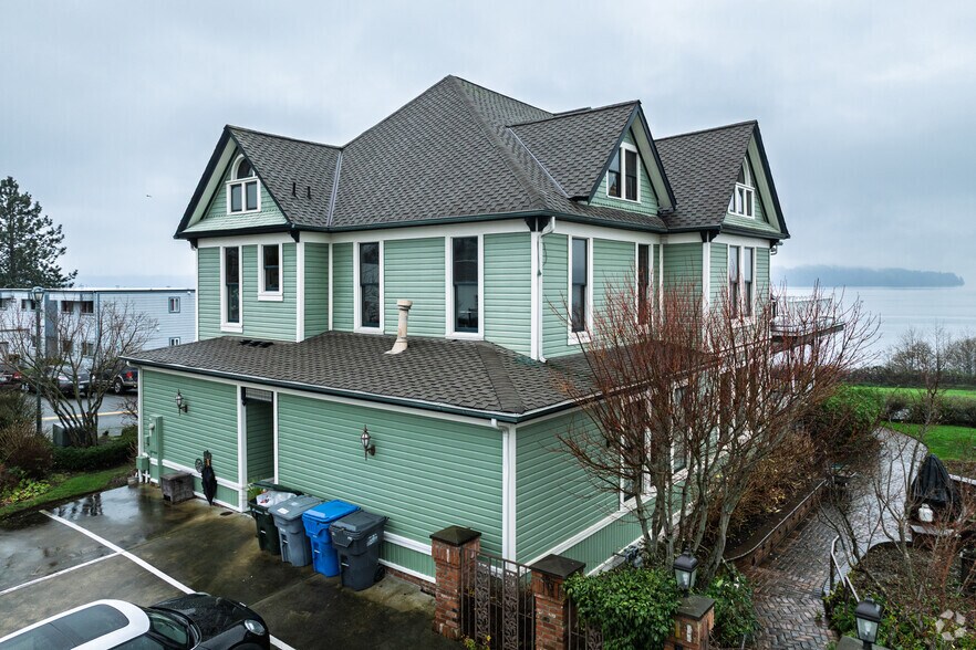 More Photos Of 1702 Commercial St, Steilacoom Office For Lease